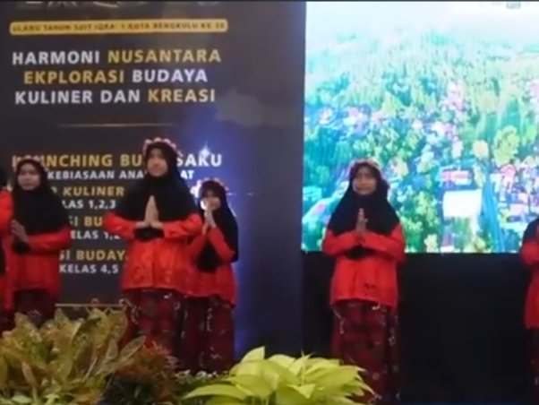 Penampilan Kreasi Nusantara Siswa SDIT Iqra 1